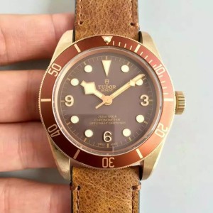 Heritage Black Bay Bronze XF 1:1 Best Edition on Brown Leather Strap A2824 V4 (Free Nato Strap)